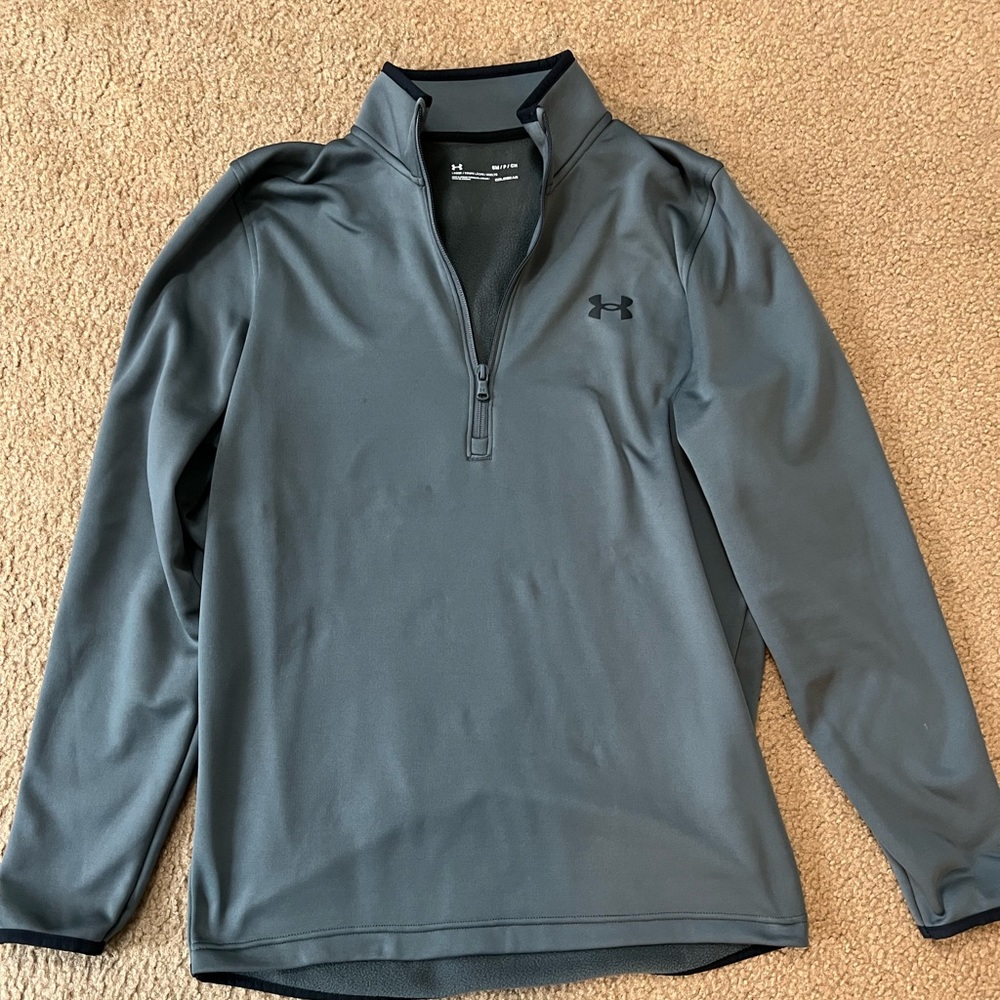 Small mens Under Amour pullover